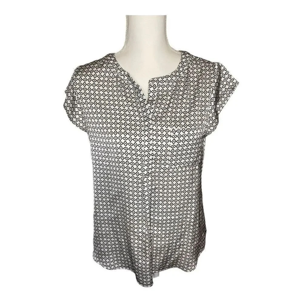 Liz Claiborne Women’s Small Split‎ Crew Neck Blouse